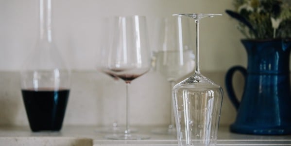 Les parties d'un verre à vin 